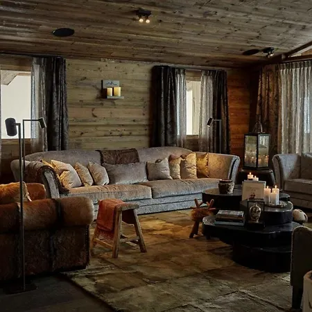 Ferienhaus Zeitgenössisches Weihnachtliches Chalet Damron *