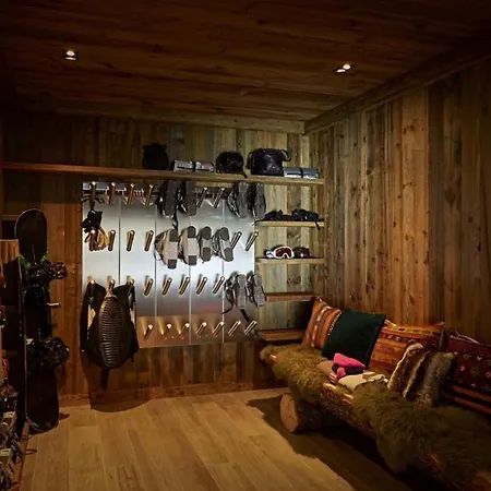 Zeitgenossisches Weihnachtliches Chalet Damron Feriehus